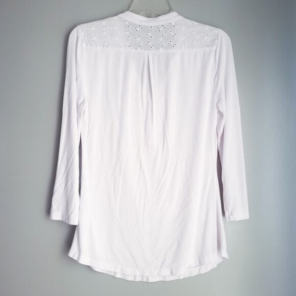Willi Smith Blouse Small White, 3/4 Sleeves, Eyelet Shoulder Detail, Vneck - Picture 2 of 5